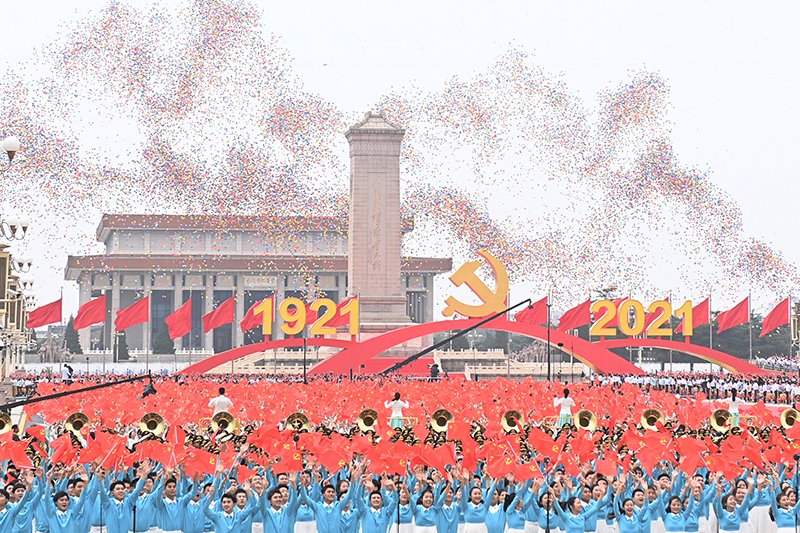 不断攀登新的思想高峰——深入学习和全面贯彻习近平新时代中国特色社会主义思想述评